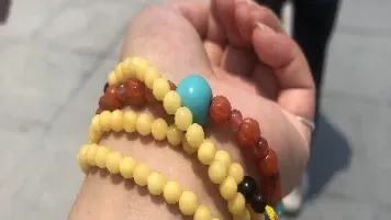 手串配饰搭配黄金期货好吗(30克黄金怎样搭配手串)_https://yy.meihuadianqi.com_原油期货直播间_第1张
